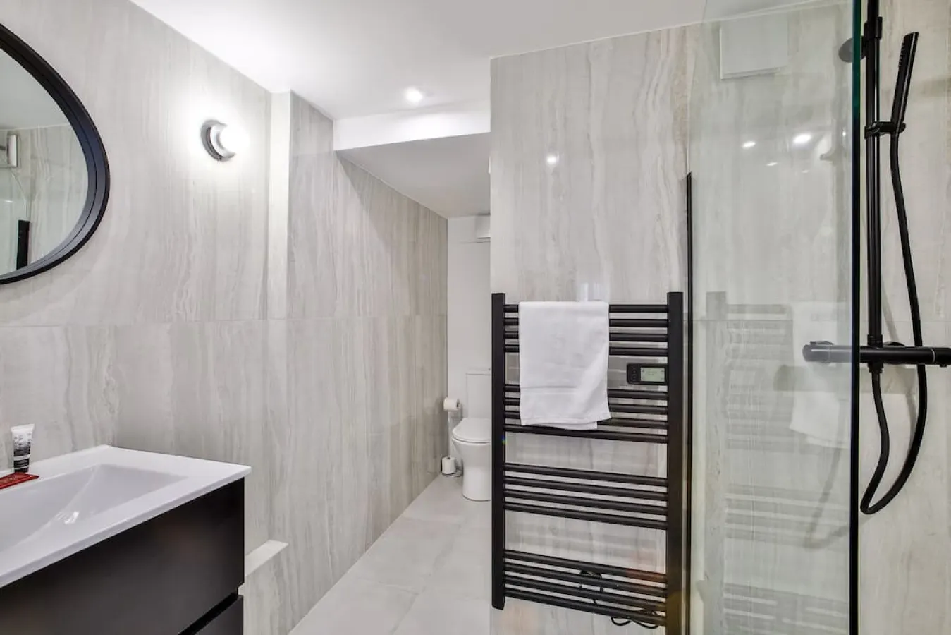 43.Duplex 4 person St Lazare Galerie LaFayette 8èm 9