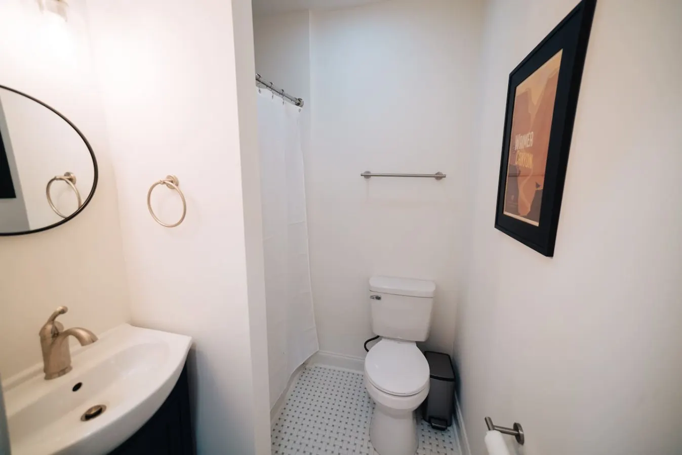 Sun-Kissed Bungalow Charming Stay Near Downtown 10