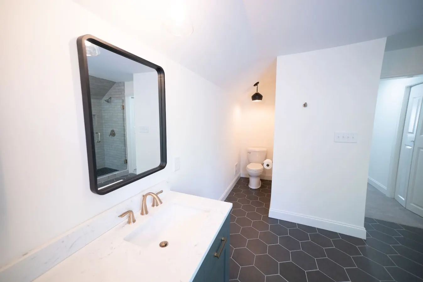Sun-Kissed Bungalow Charming Stay Near Downtown 17