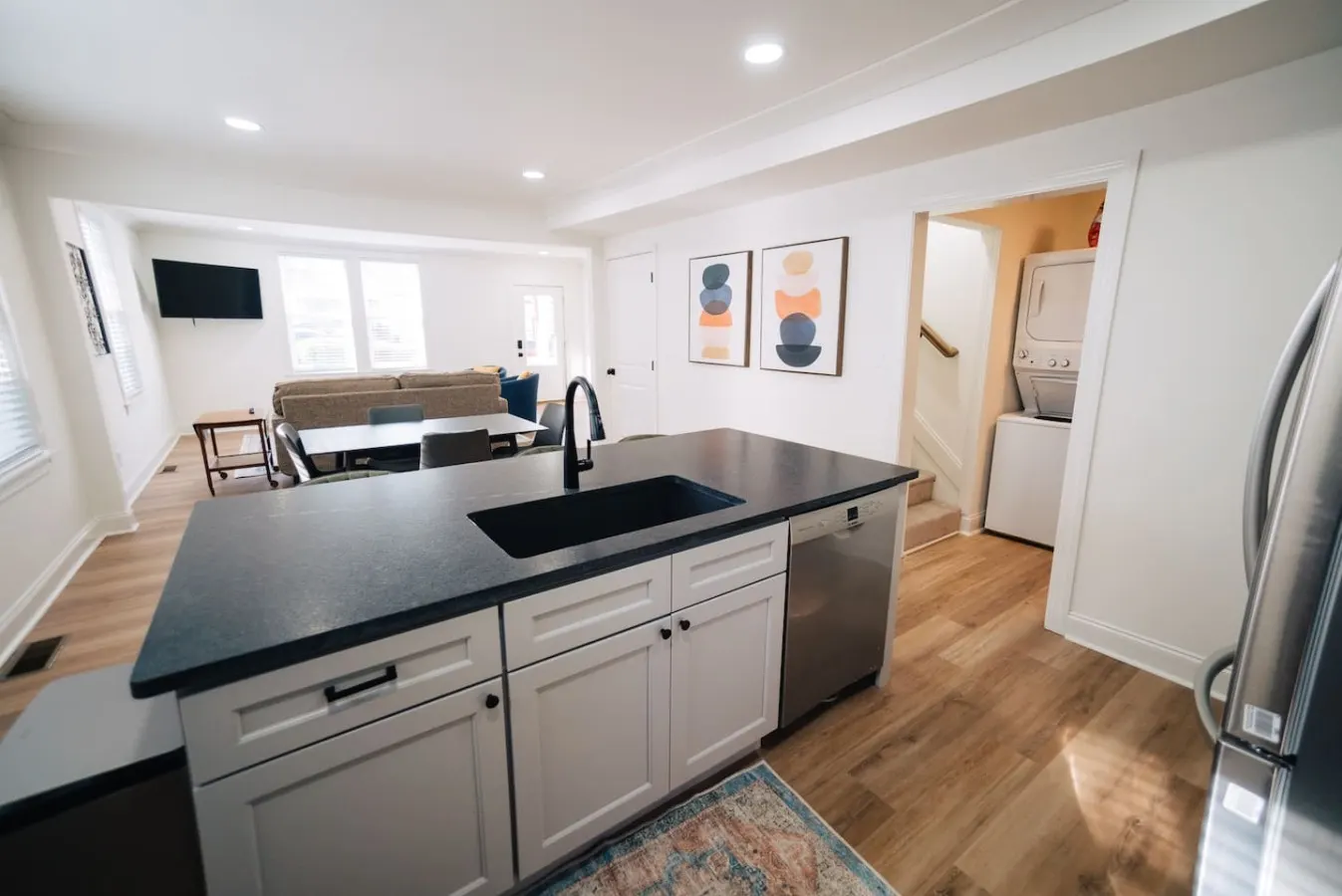Sun-Kissed Bungalow Charming Stay Near Downtown 7