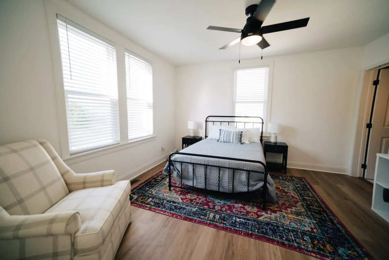 Sun-Kissed Bungalow Charming Stay Near Downtown 8