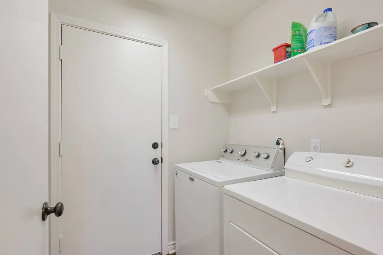 Rustic Aggie: 9 Min to Kyle Field + Pet-Friendly 15