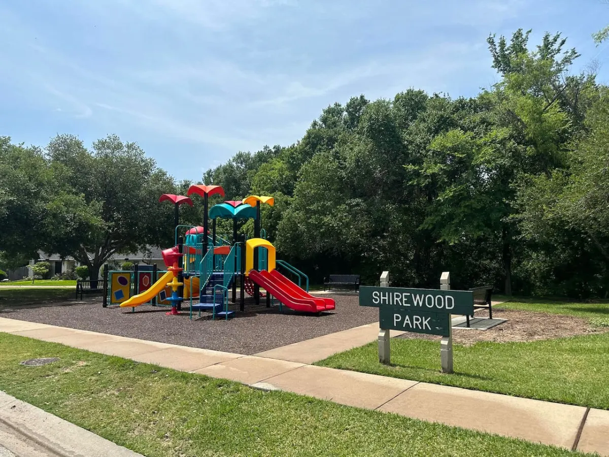 Rustic Aggie: 9 Min to Kyle Field + Pet-Friendly 20