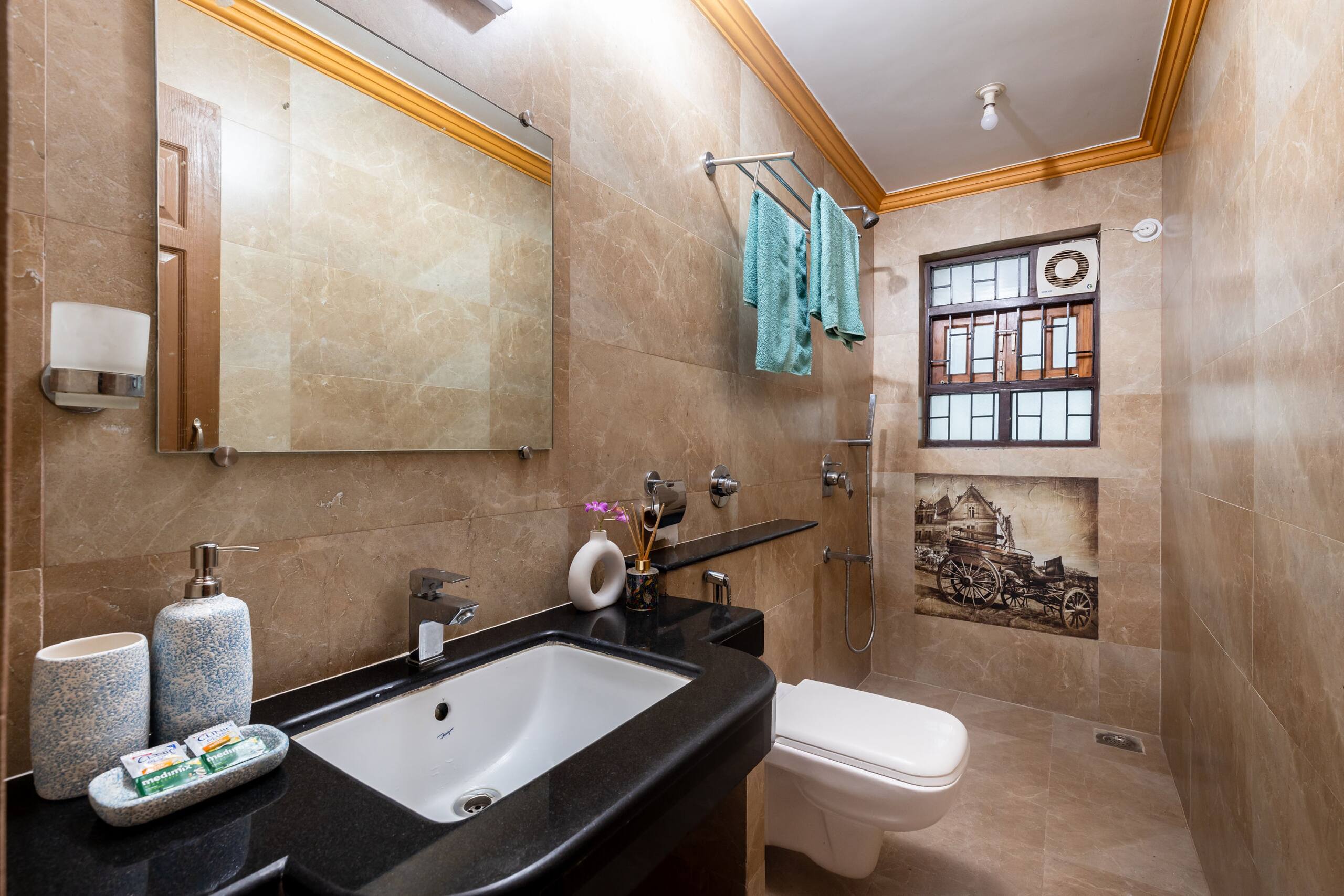 balcony apt · Mistral Apartment 16