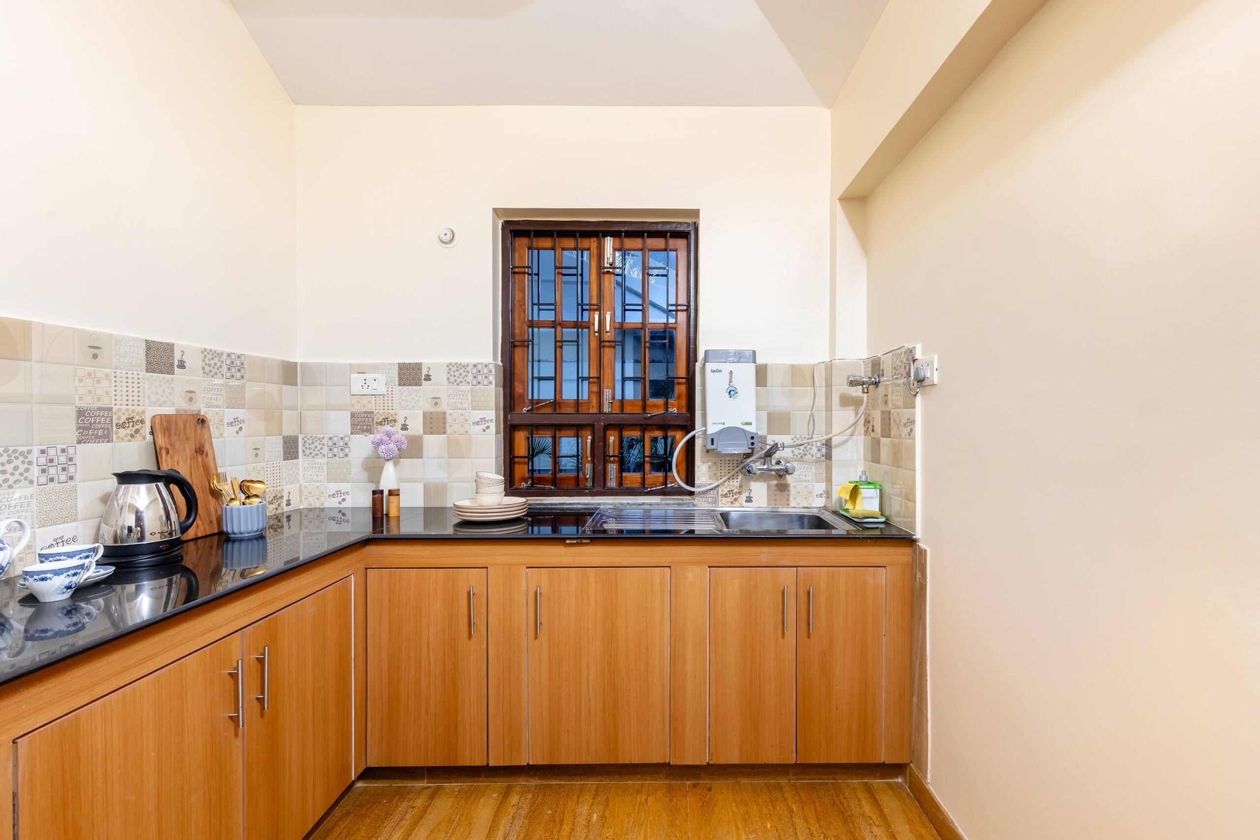 balcony apt · Mistral Apartment 11