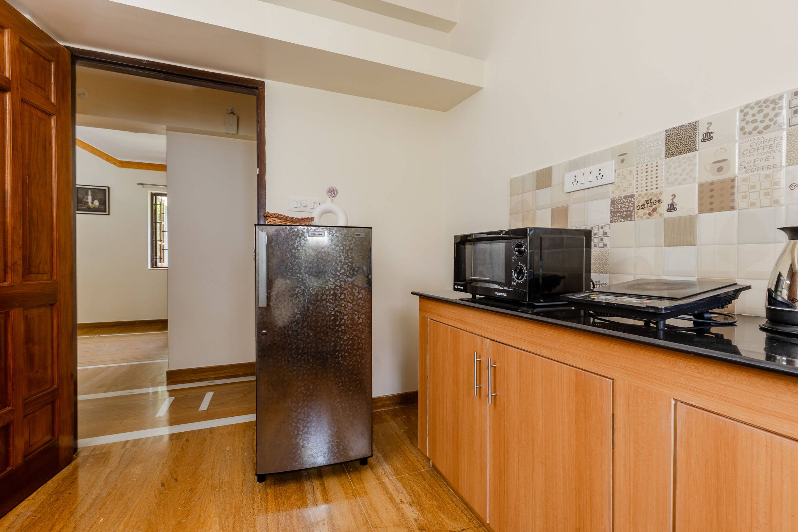 balcony apt · Mistral Apartment 10