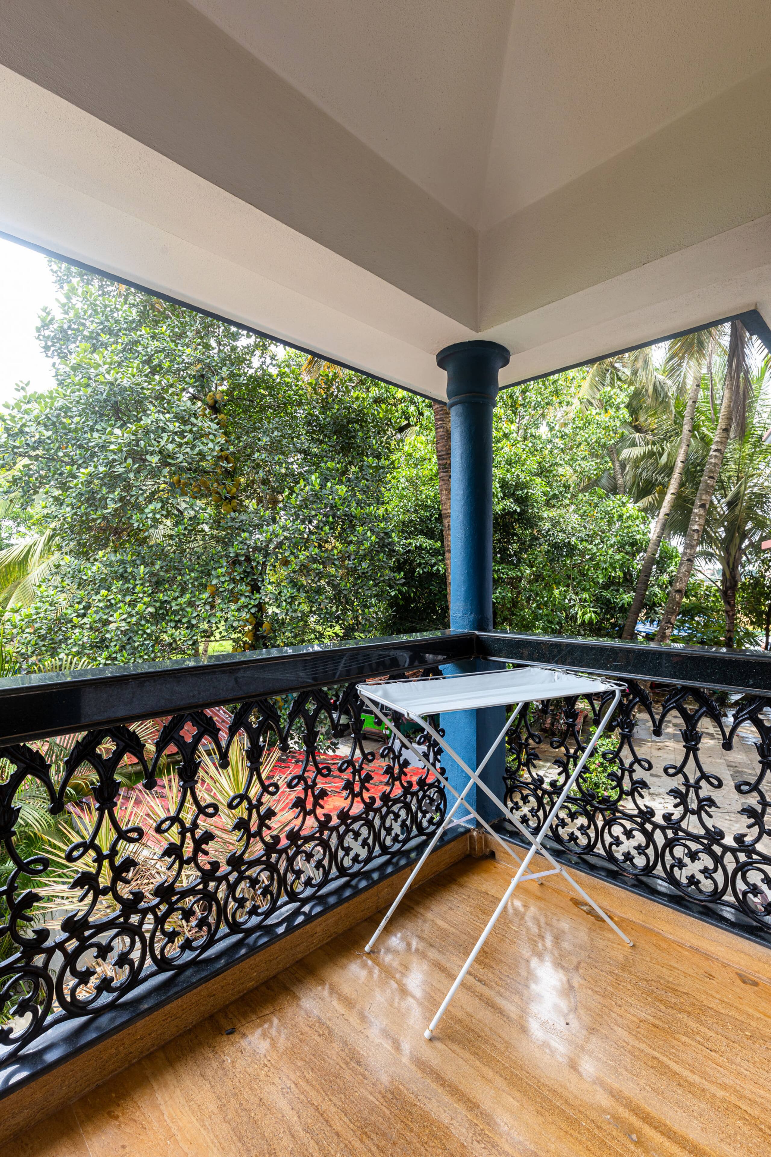 balcony apt · Mistral Apartment 26