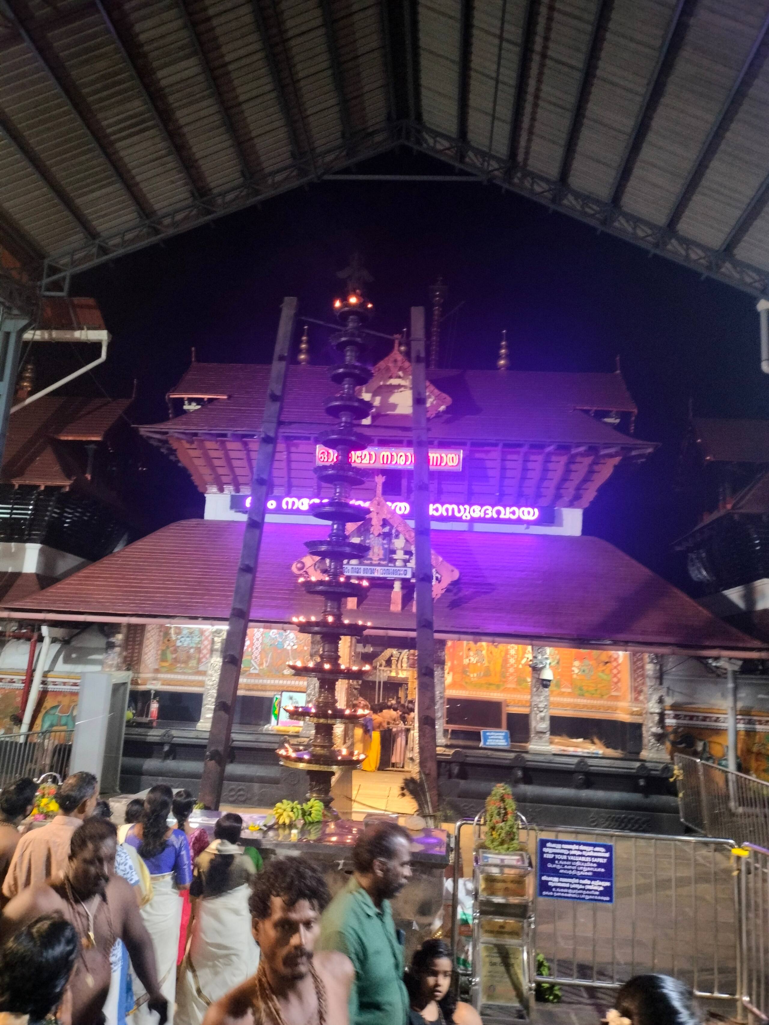 Dakshina Homestay with 3 AC bedrooms 25