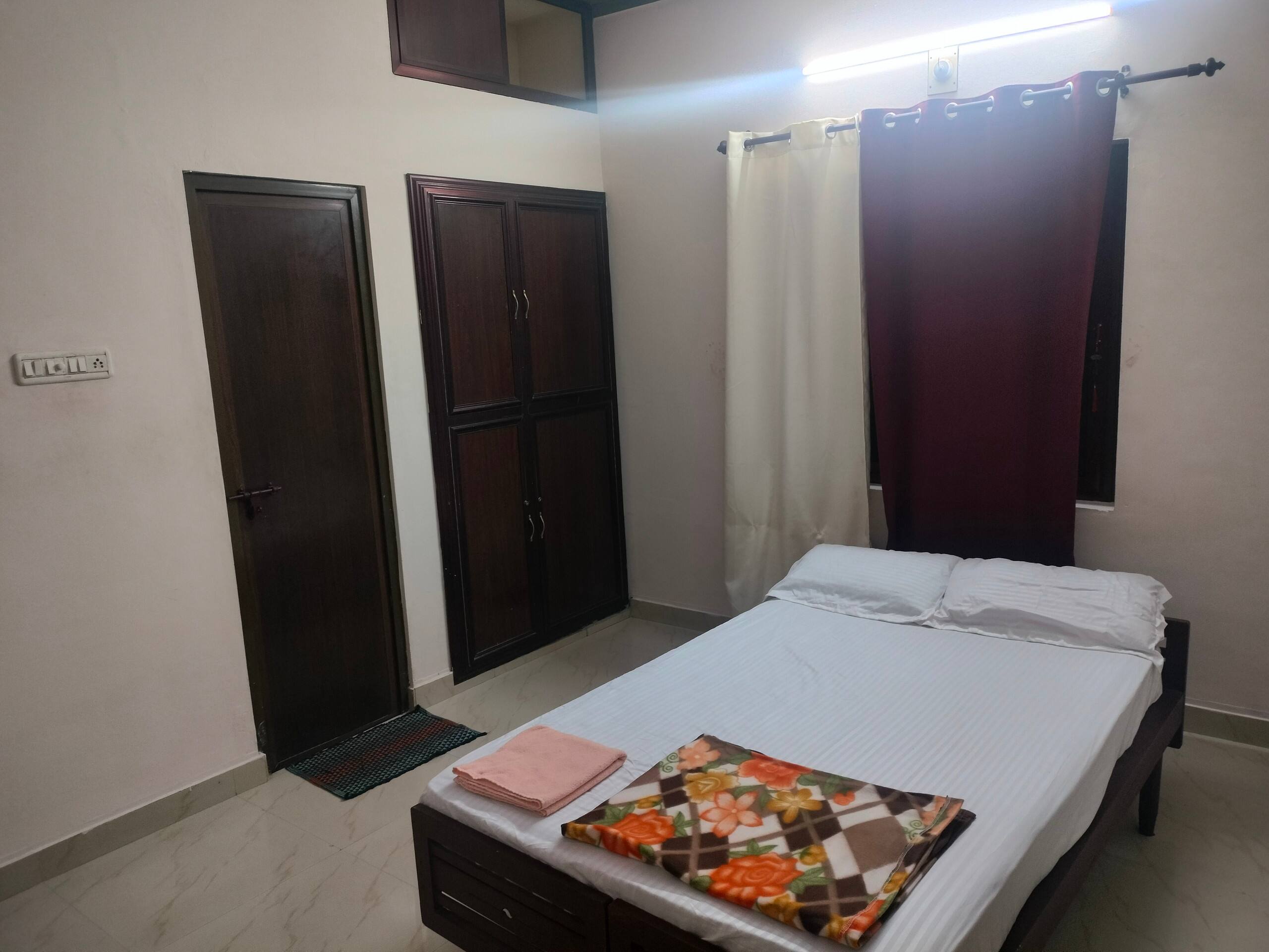 Dakshina Homestay with 3 AC bedrooms 13