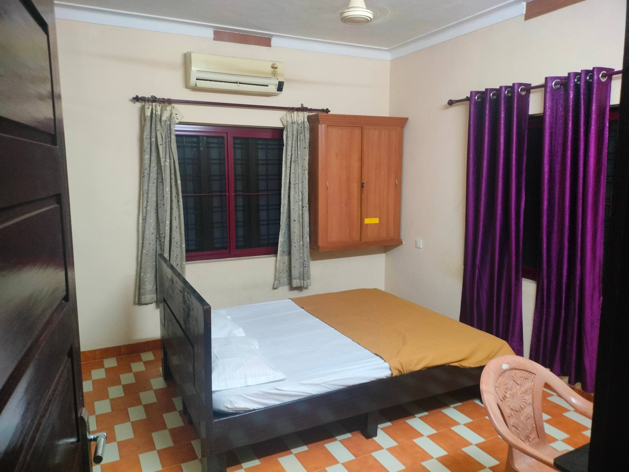 Dakshina Homestay with 3 AC bedrooms 4