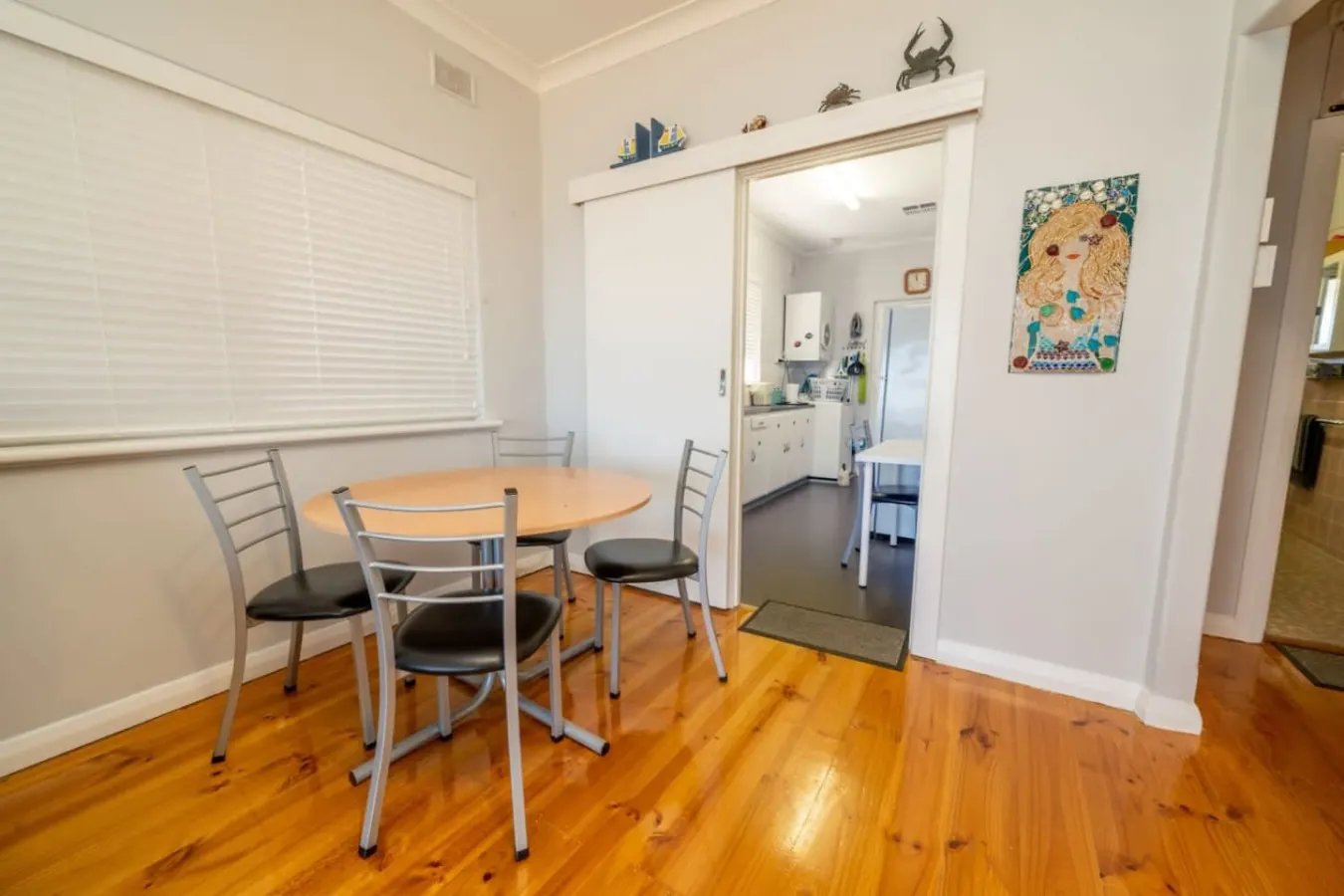 Brighton Beachfront Sanctuary—Retro Coastal Charm 10