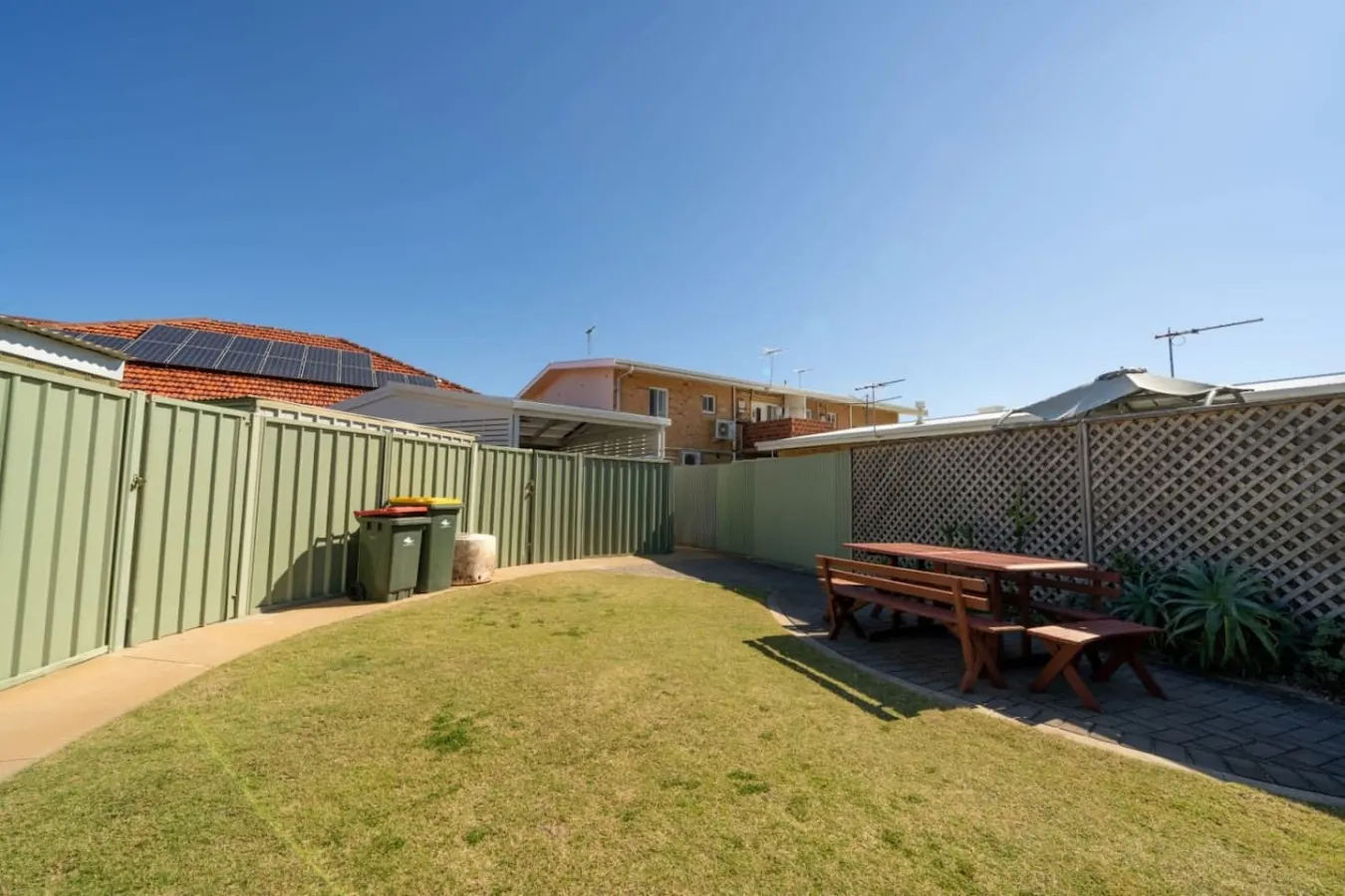 Brighton Beachfront Sanctuary—Retro Coastal Charm 19
