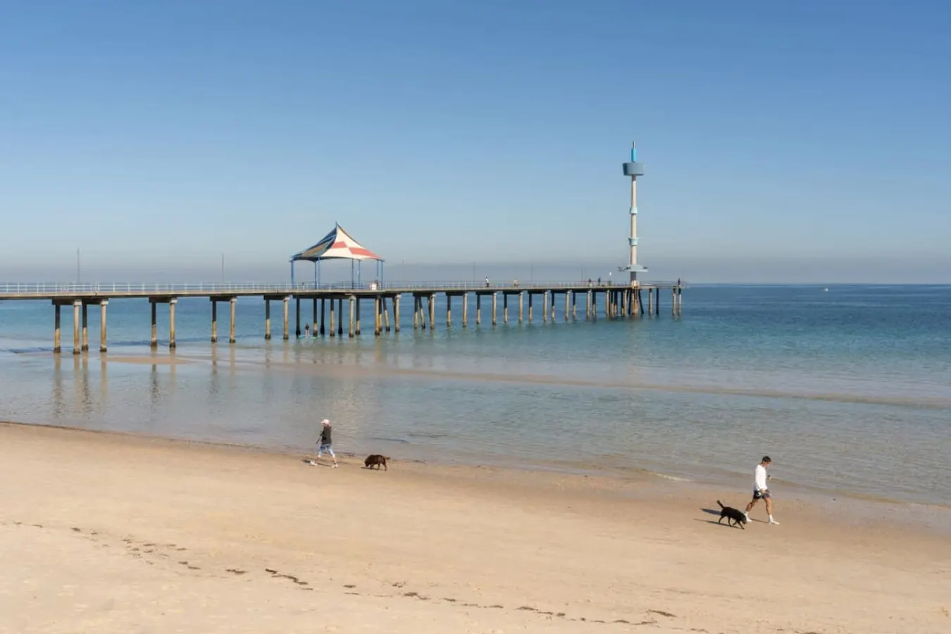 Brighton Beachfront Sanctuary—Retro Coastal Charm 20