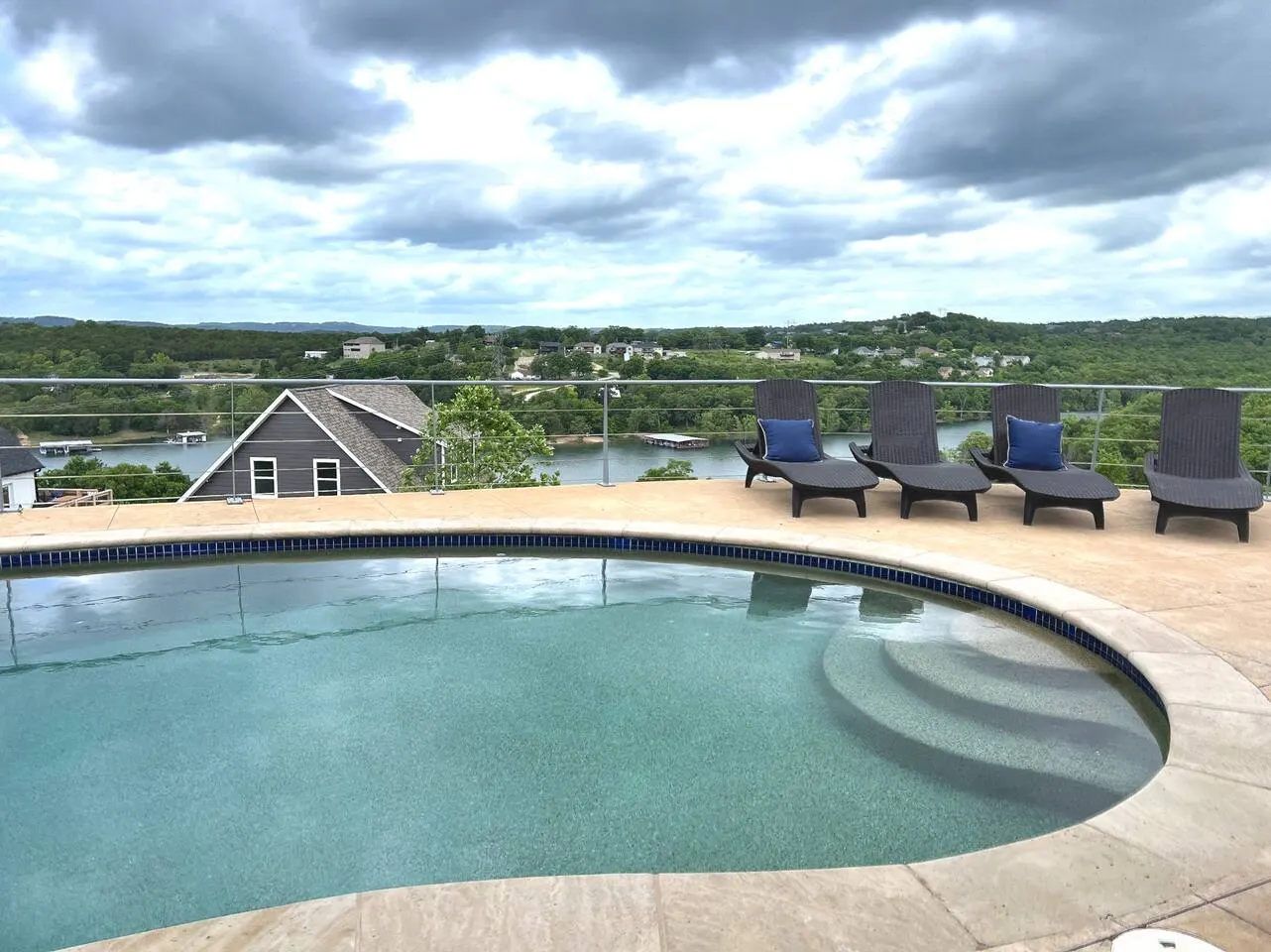 Lakeview! Private Pool, Grill, Game Room, Porch! 2