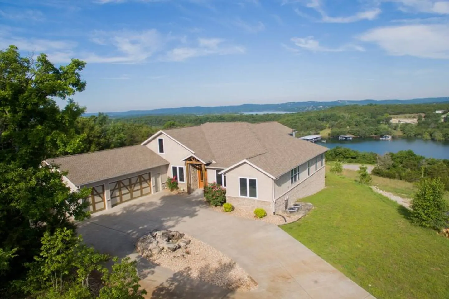 Lakeview! Private Pool, Grill, Game Room, Porch! 13