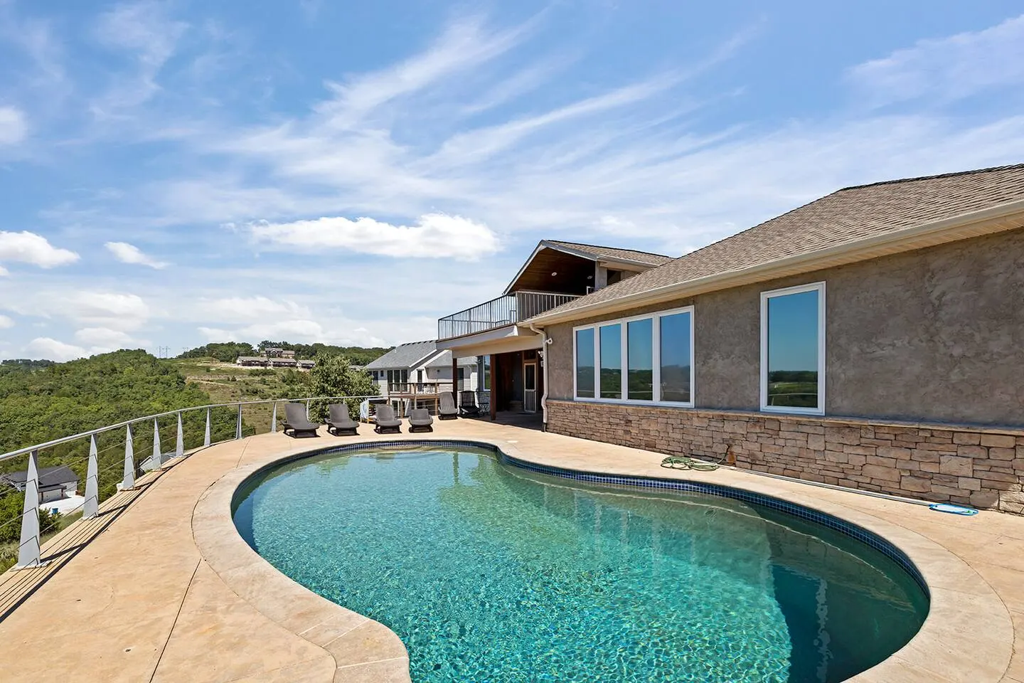 Lakeview! Private Pool, Grill, Game Room, Porch! 6