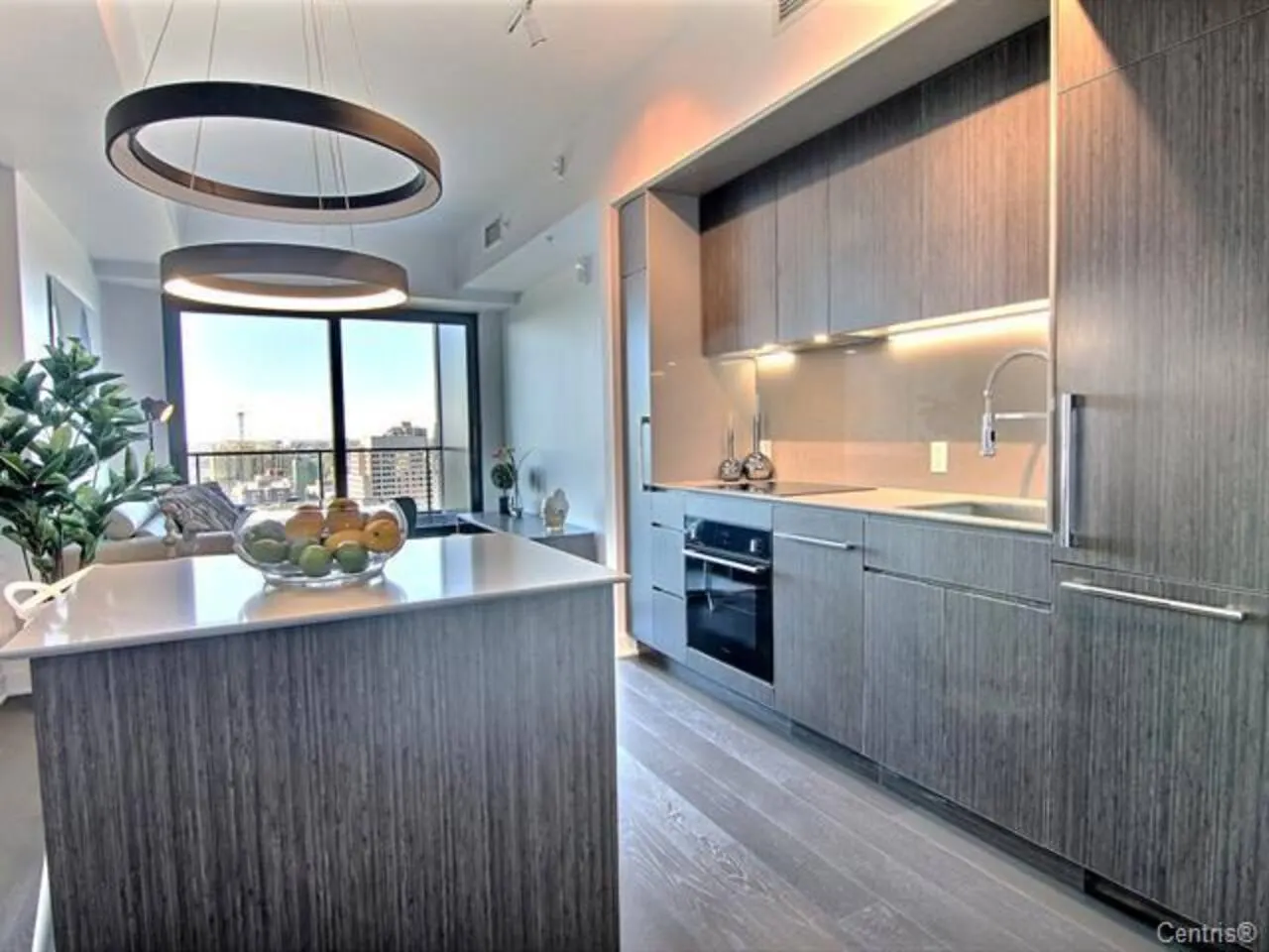 FurnishedMTL Modern Condo - Tour des Canadiens 3