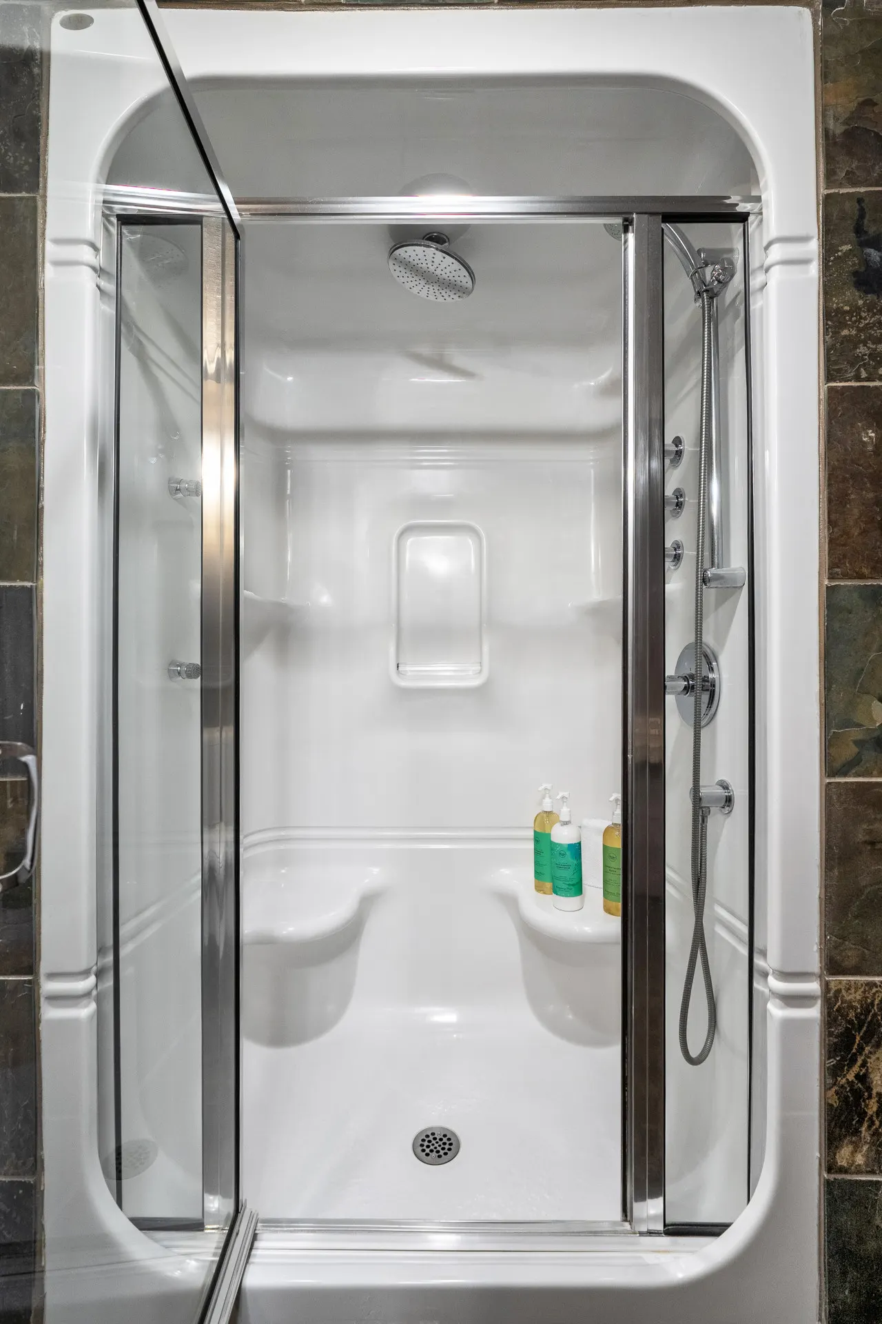 Luxury 2BR Mountain Escape+Spa+Views 14
