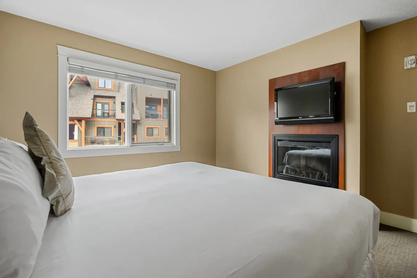 Luxury 2BR Mountain Escape+Spa+Views 3