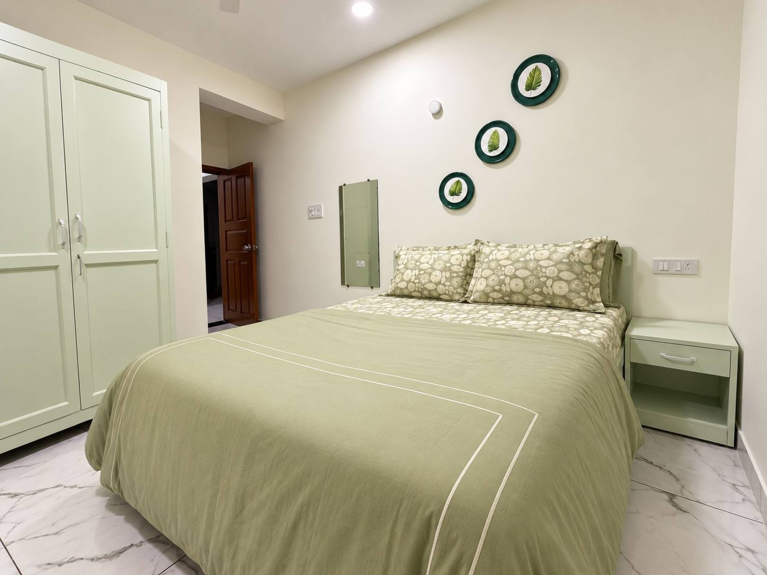 The Santorini – Pool Apt near Candolim Beach, Goa 19