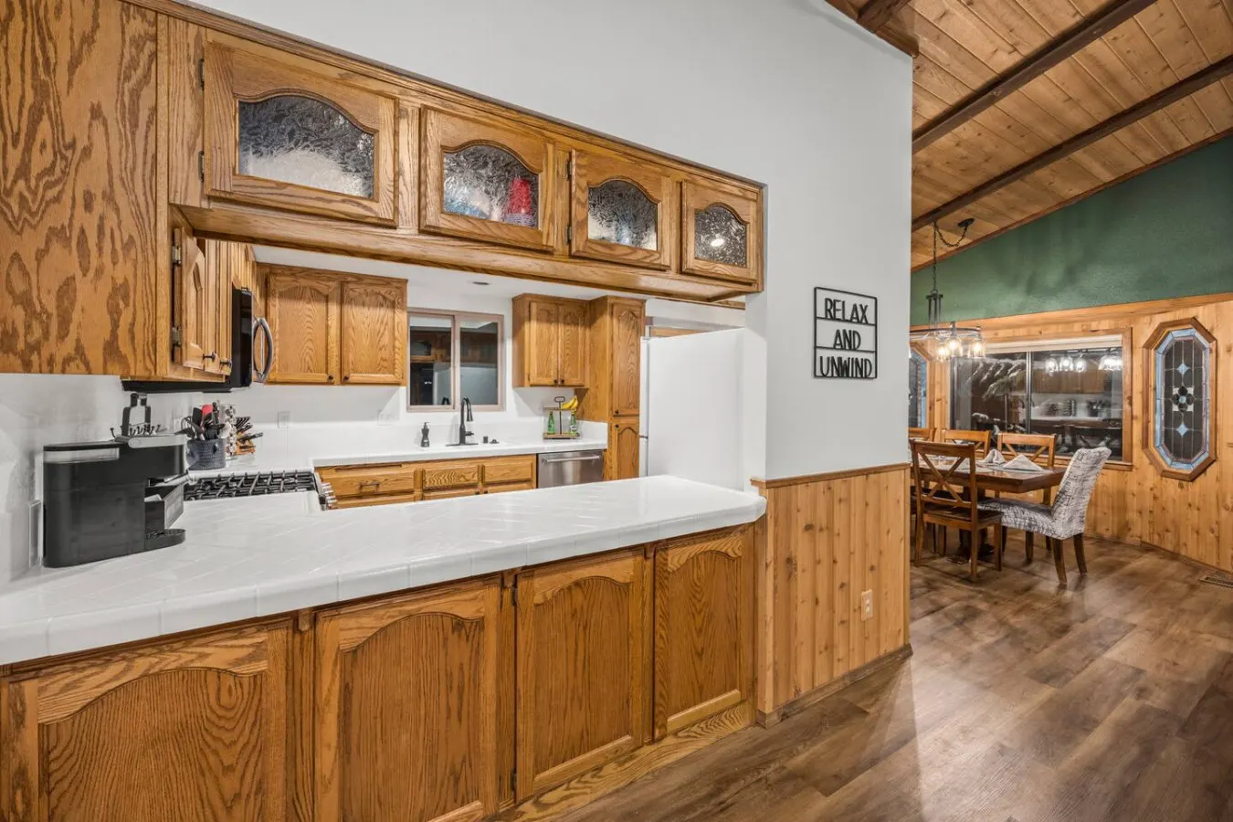 Nest and Needles: Perfect Nature Retreat with Hot Tub 8