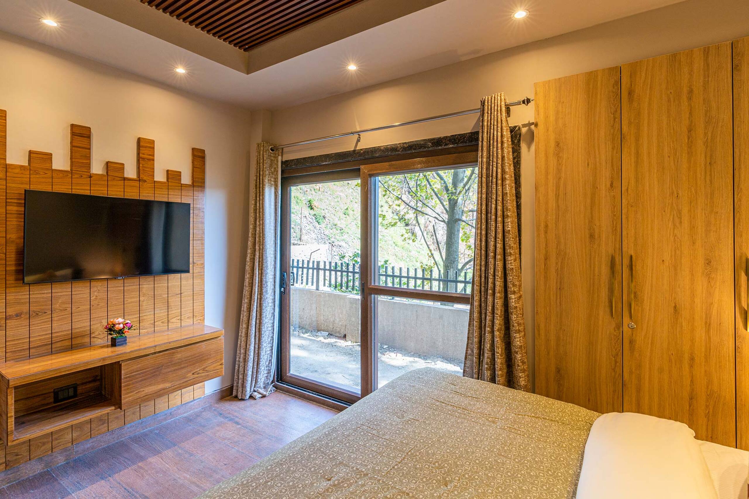 StayVista at Villa AnVira by GTV Estate w/ Bonfire 25