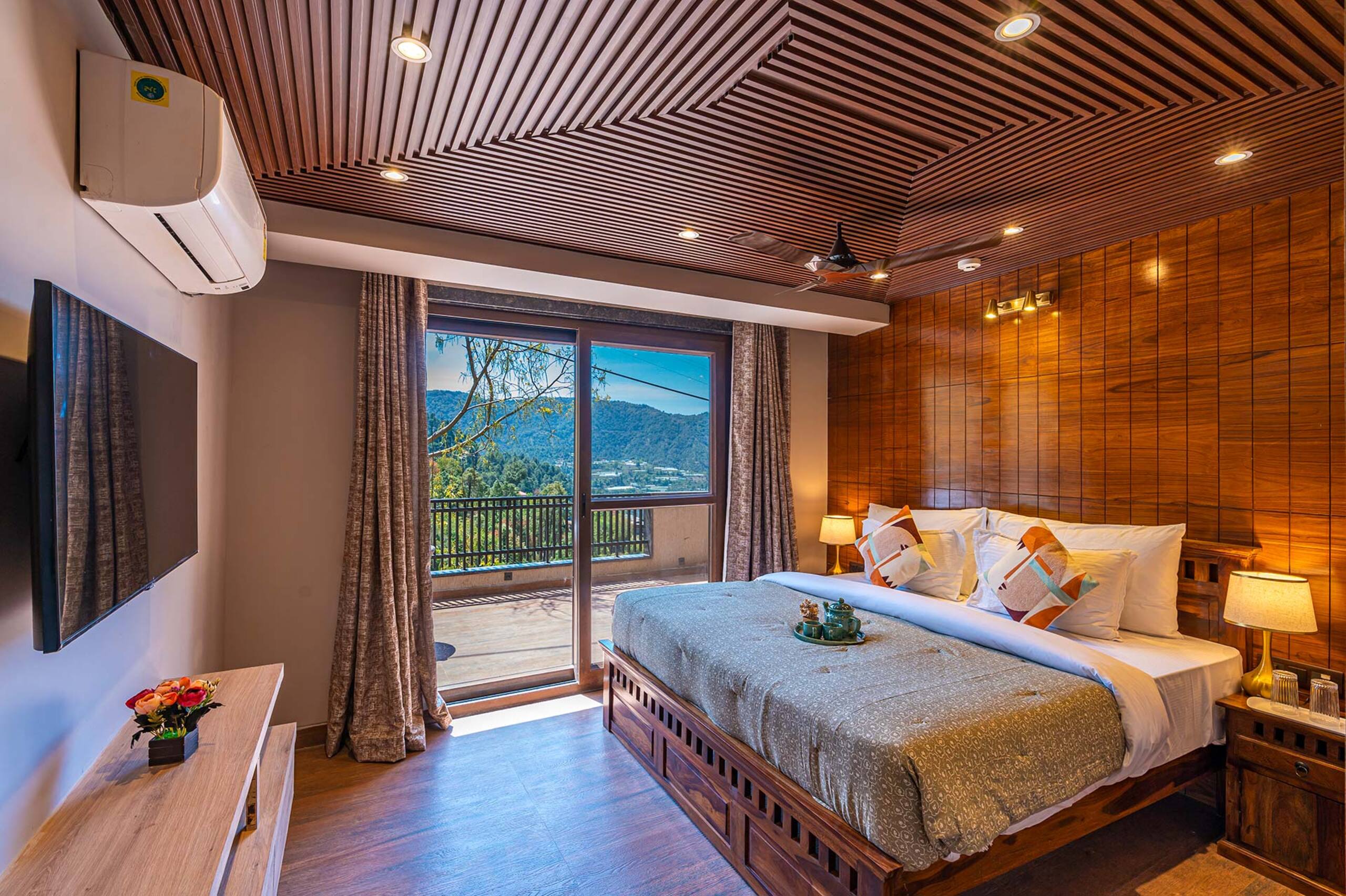 StayVista at Villa AnVira by GTV Estate w/ Bonfire 21