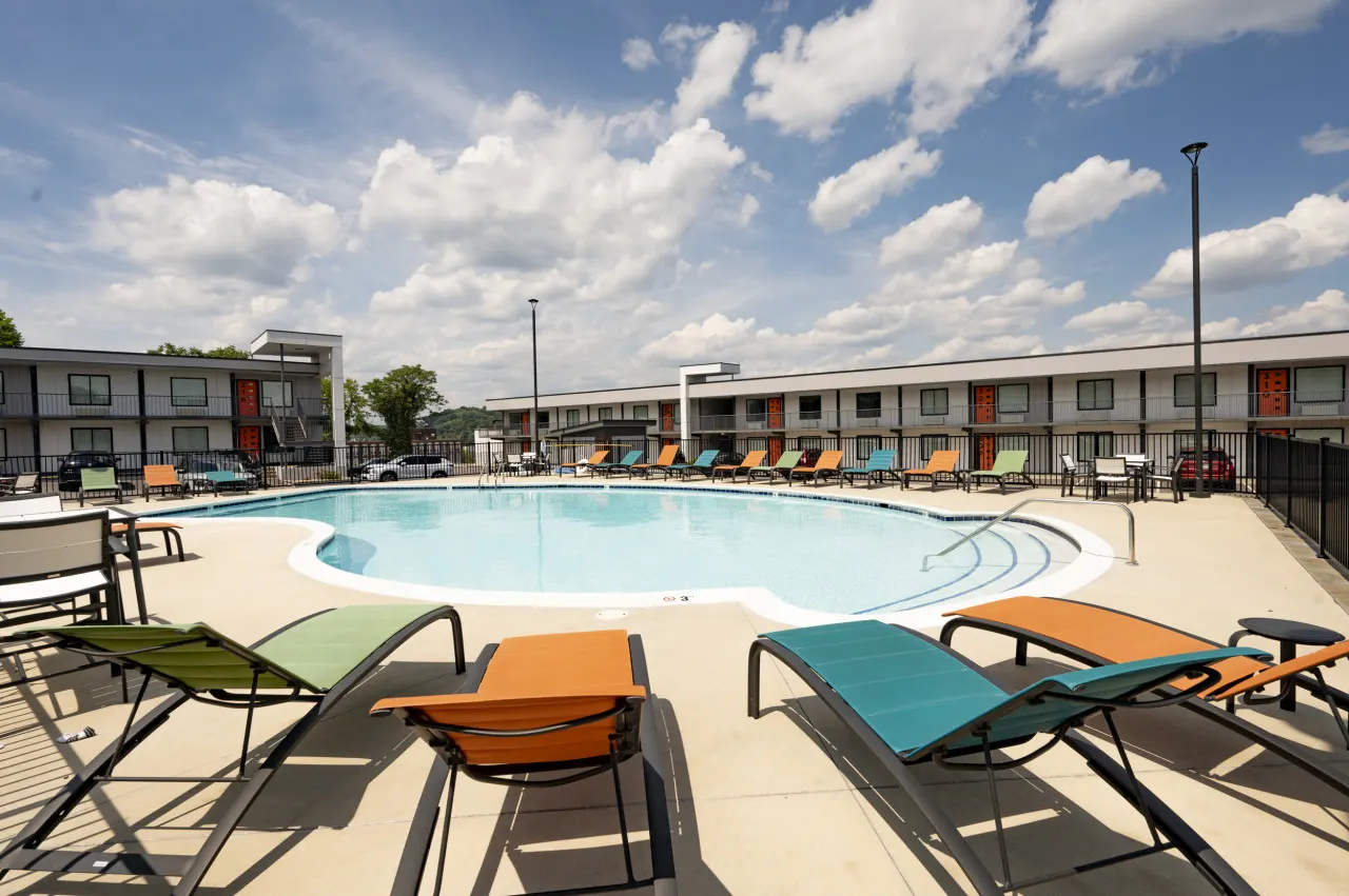 Luxury 1BR Condo: Modern Design & Prime Location 1