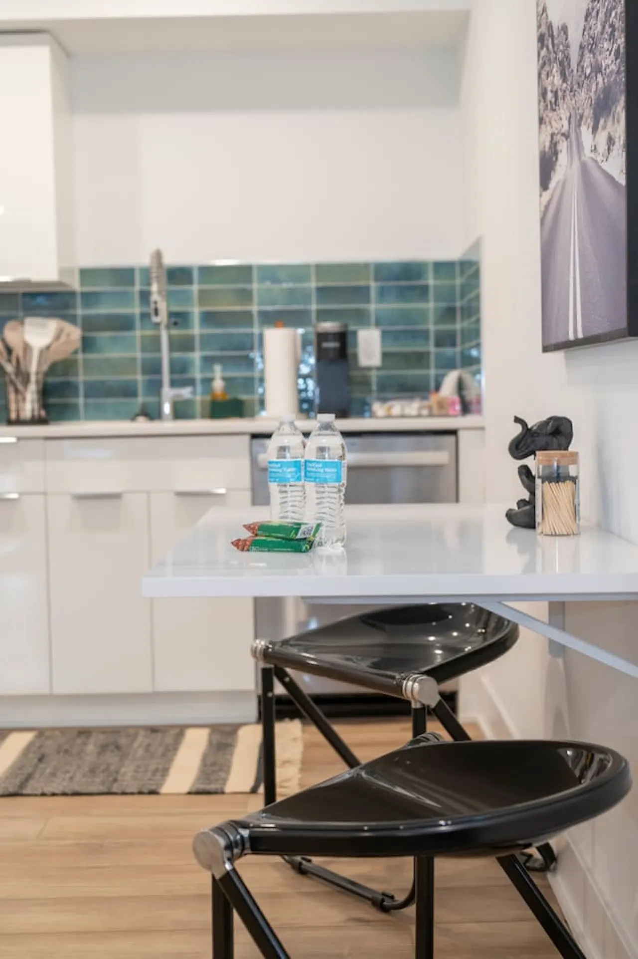 Luxury 1BR Condo: Modern Design & Prime Location 12