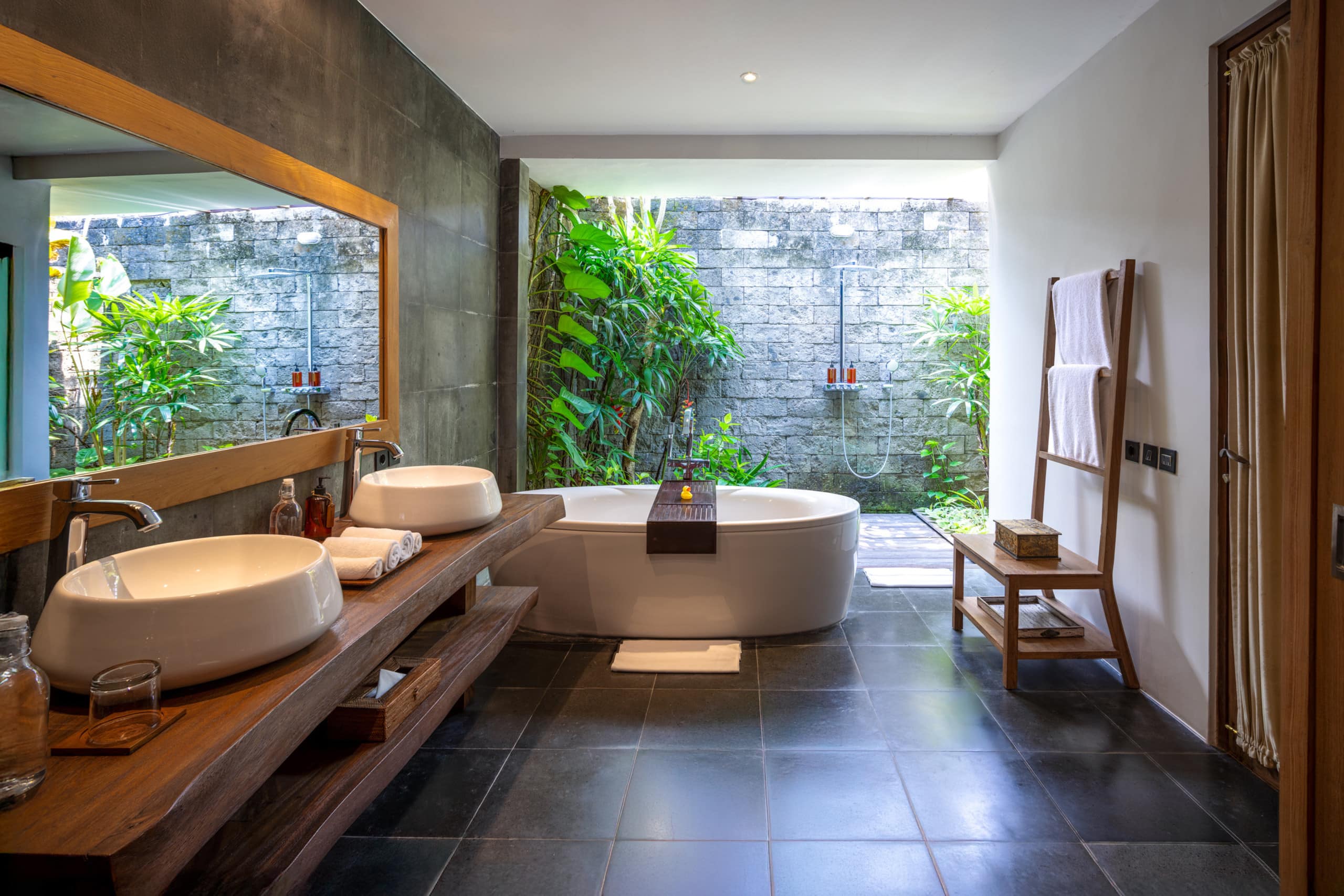 Villa Kapungkur: 5-Bedroom, Pool, Garden Pavilions — photo 4