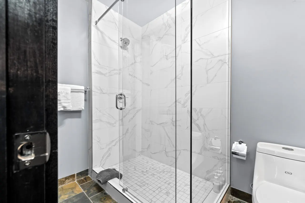 The Mountaineer by InstantSuites Pool & HotTub! 18
