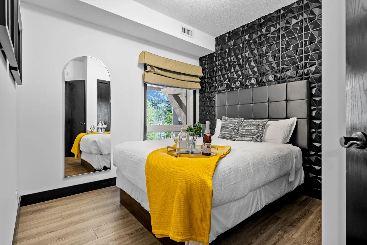 The Mountaineer by InstantSuites | Pool & HotTub! — photo 3