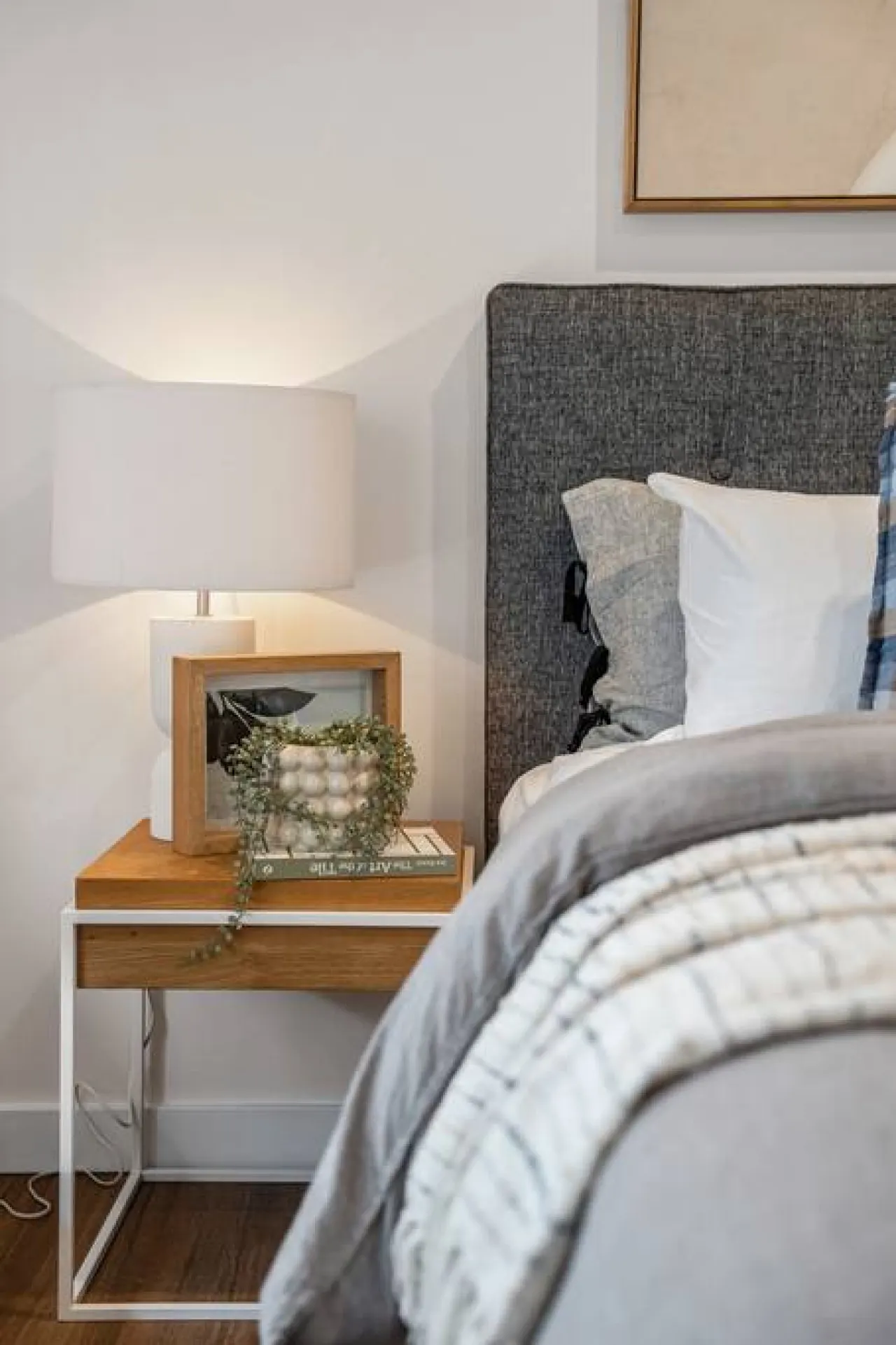 One Tea House—Contemporary Cityside Comfort 16