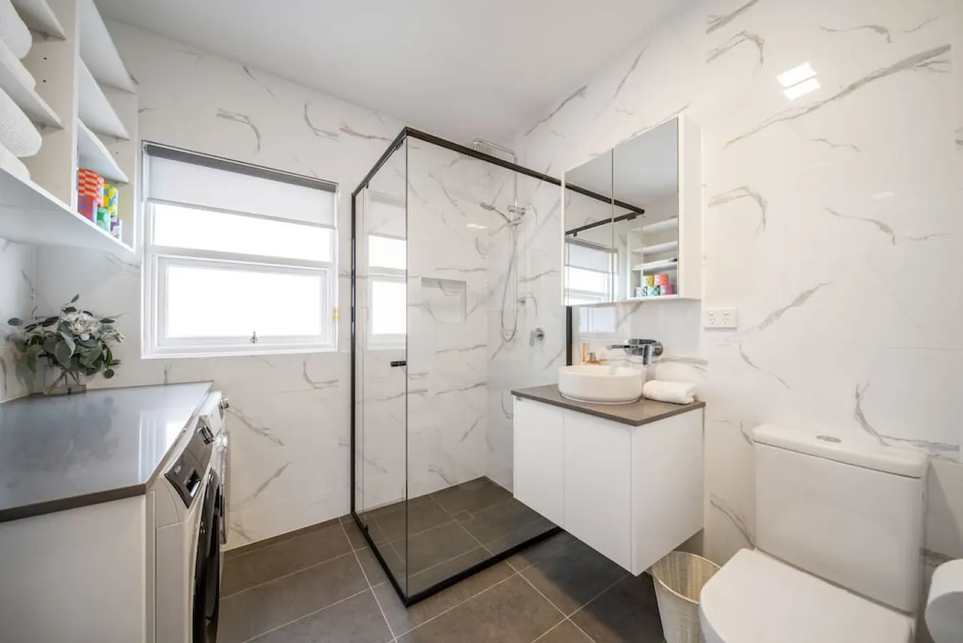 One Tea House—Contemporary Cityside Comfort 20