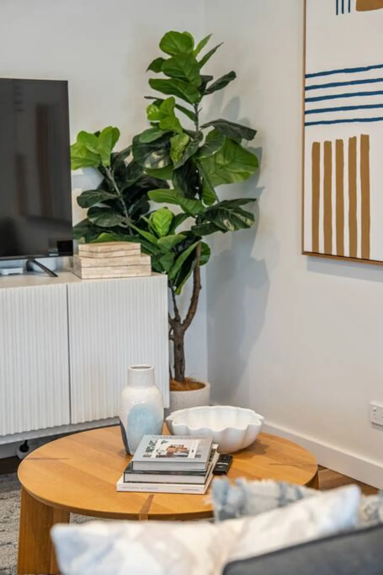 One Tea House—Contemporary Cityside Comfort 7