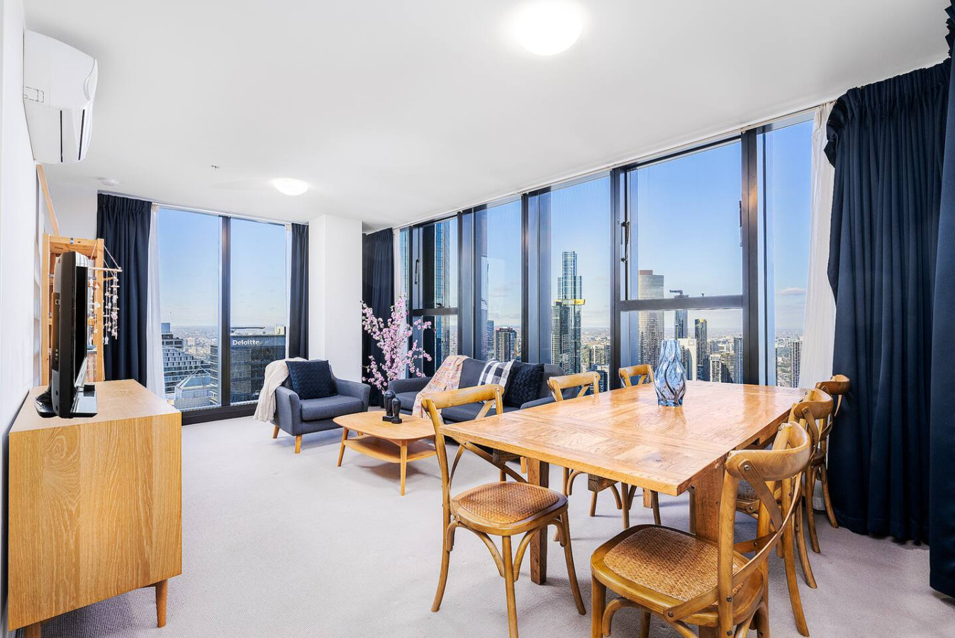 City Meets Ocean - 50th floor premium retreat 1