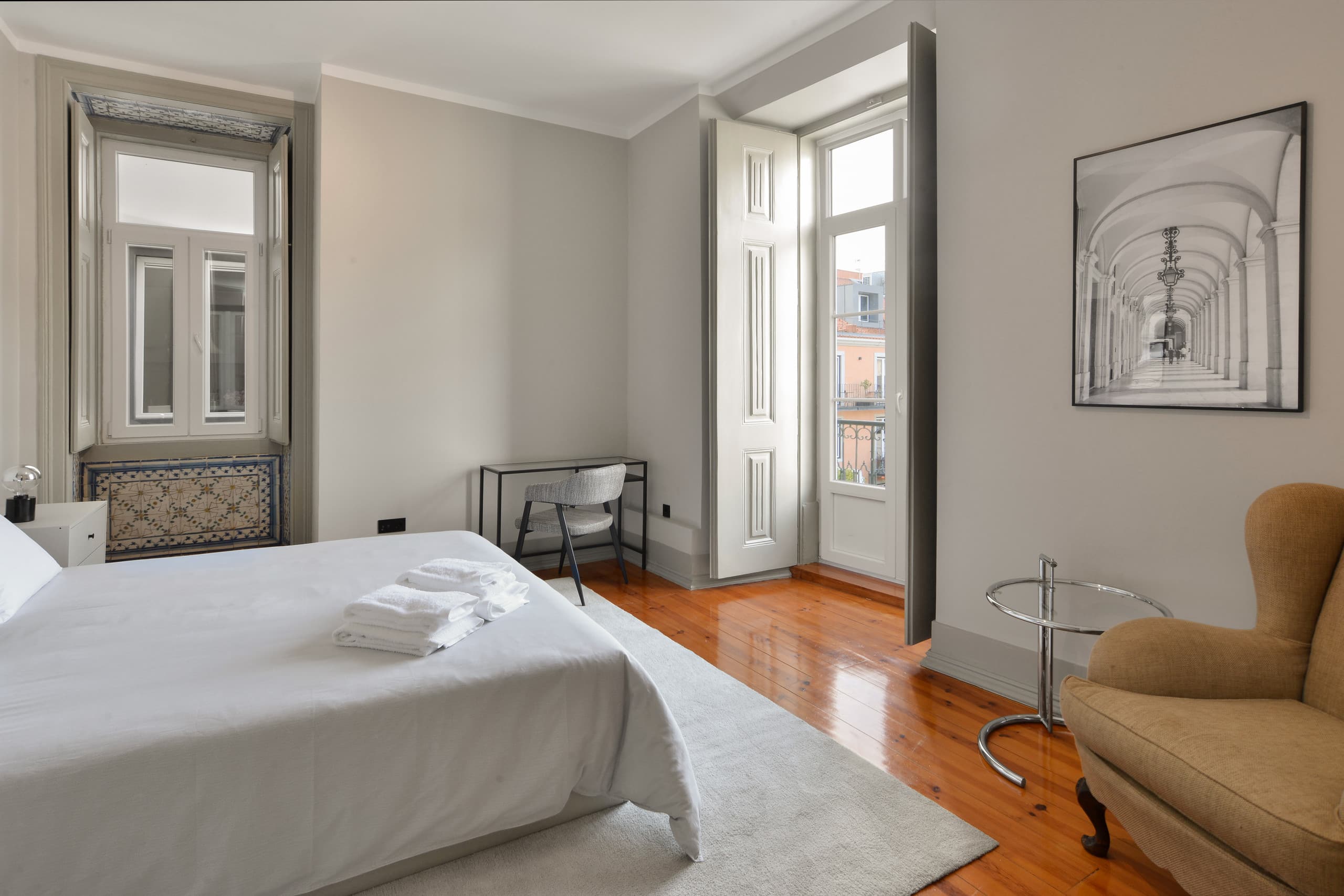 Big Stunning Apt - Best Possible Location - Chiado 10
