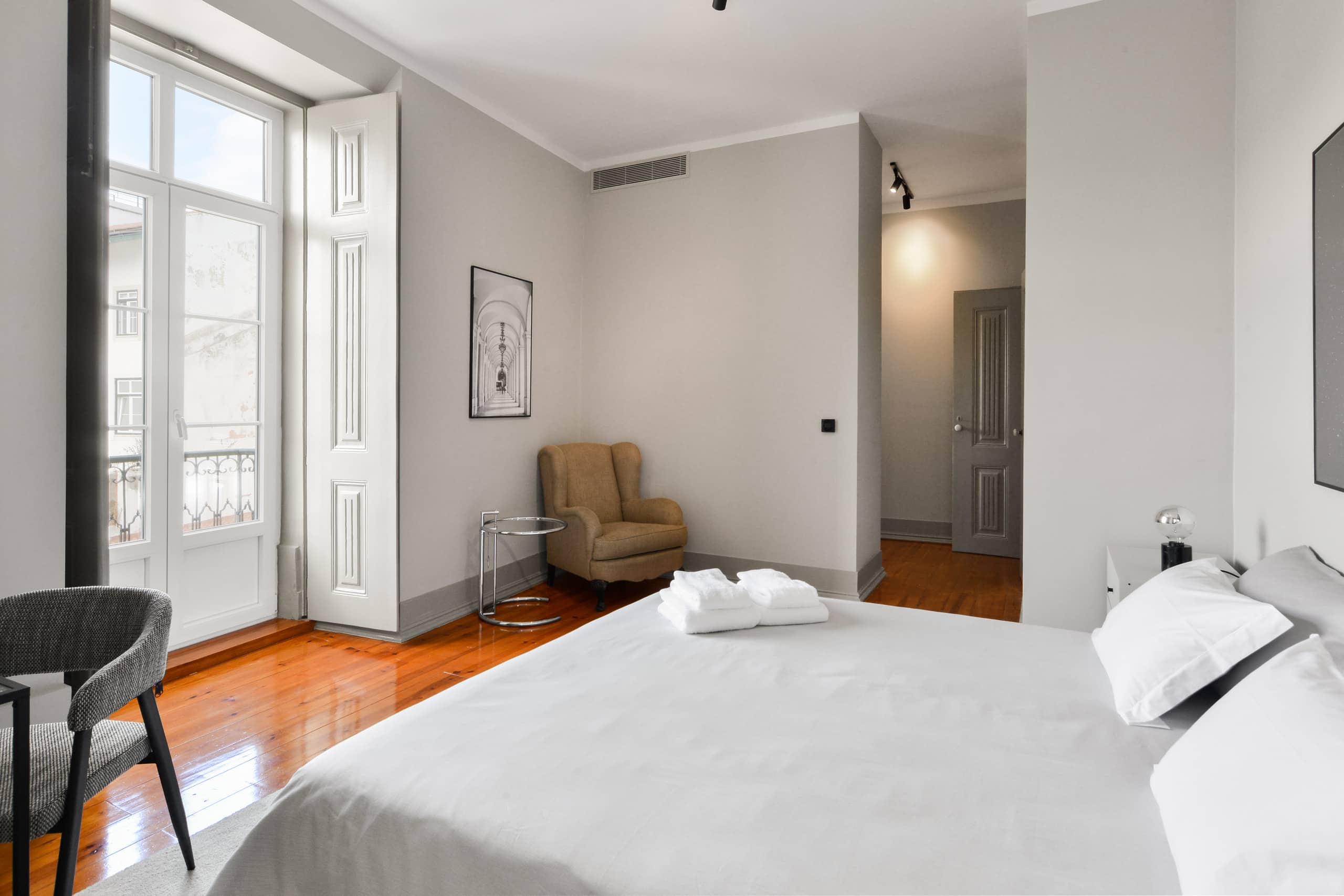 Big Stunning Apt - Best Possible Location - Chiado 9