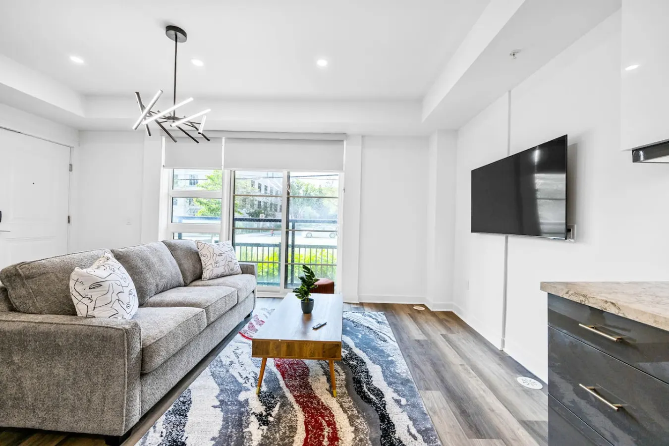 The Finch Luxe Nest |Townhouse with Free Parking