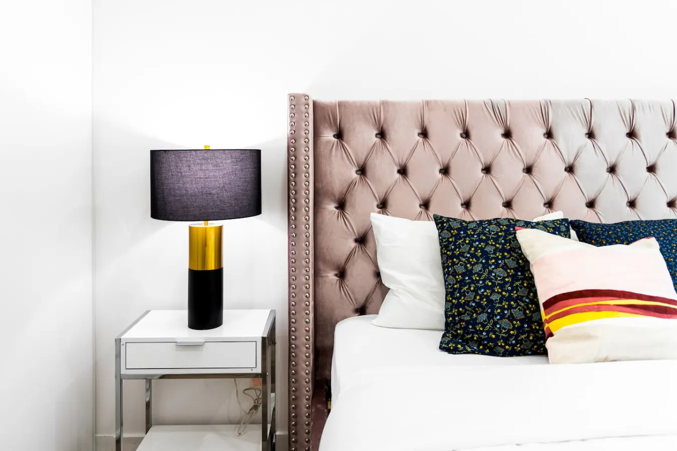 The Finch Luxe Nest Townhouse with Free Parking 19