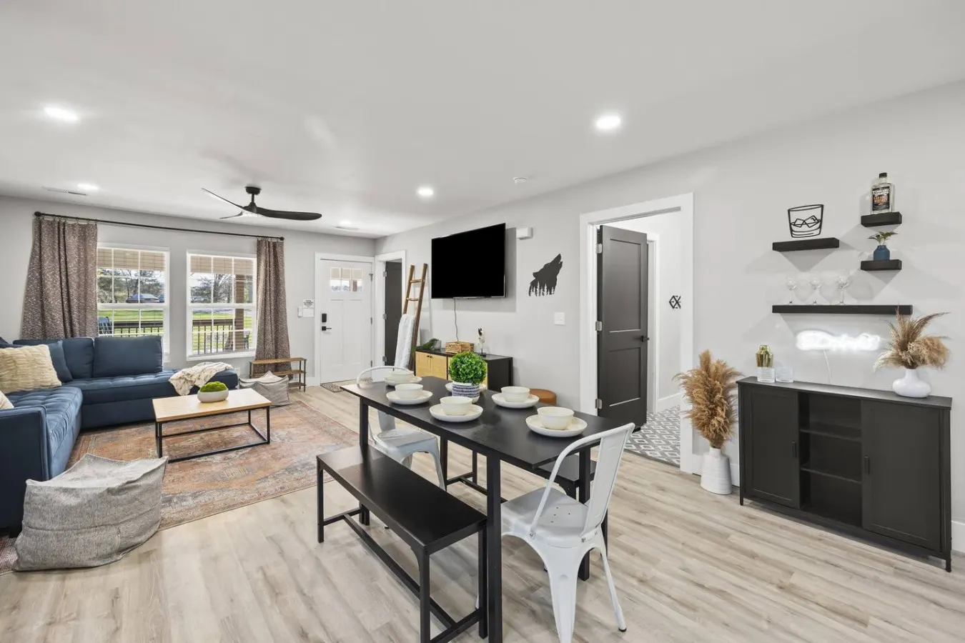 Quaint & Charming Knoxville Cottage 20