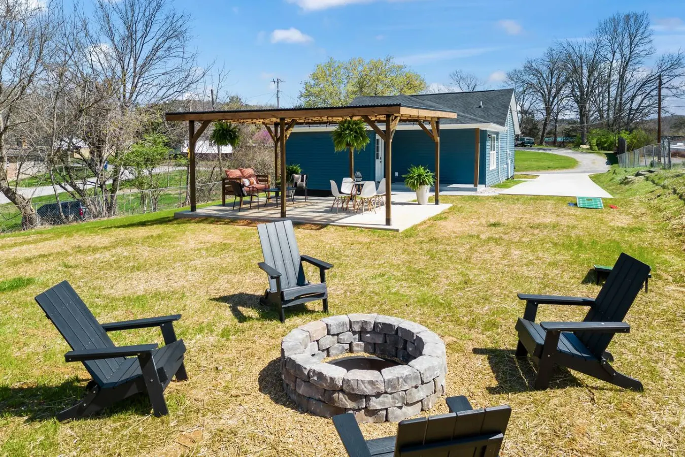 Quaint & Charming Knoxville Cottage 7