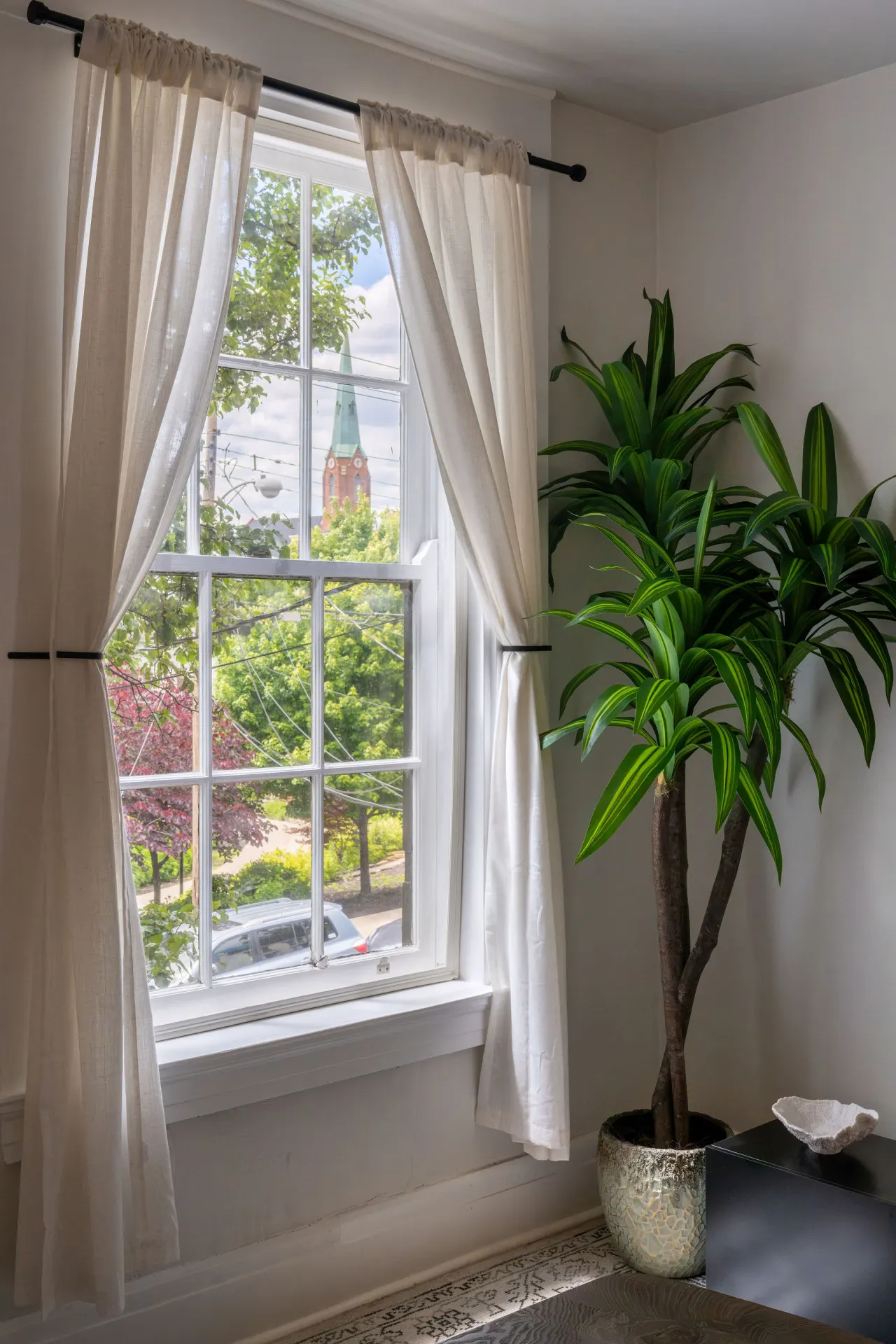 Airy, Elegant 1bd Apartment, Steps from Everything 5