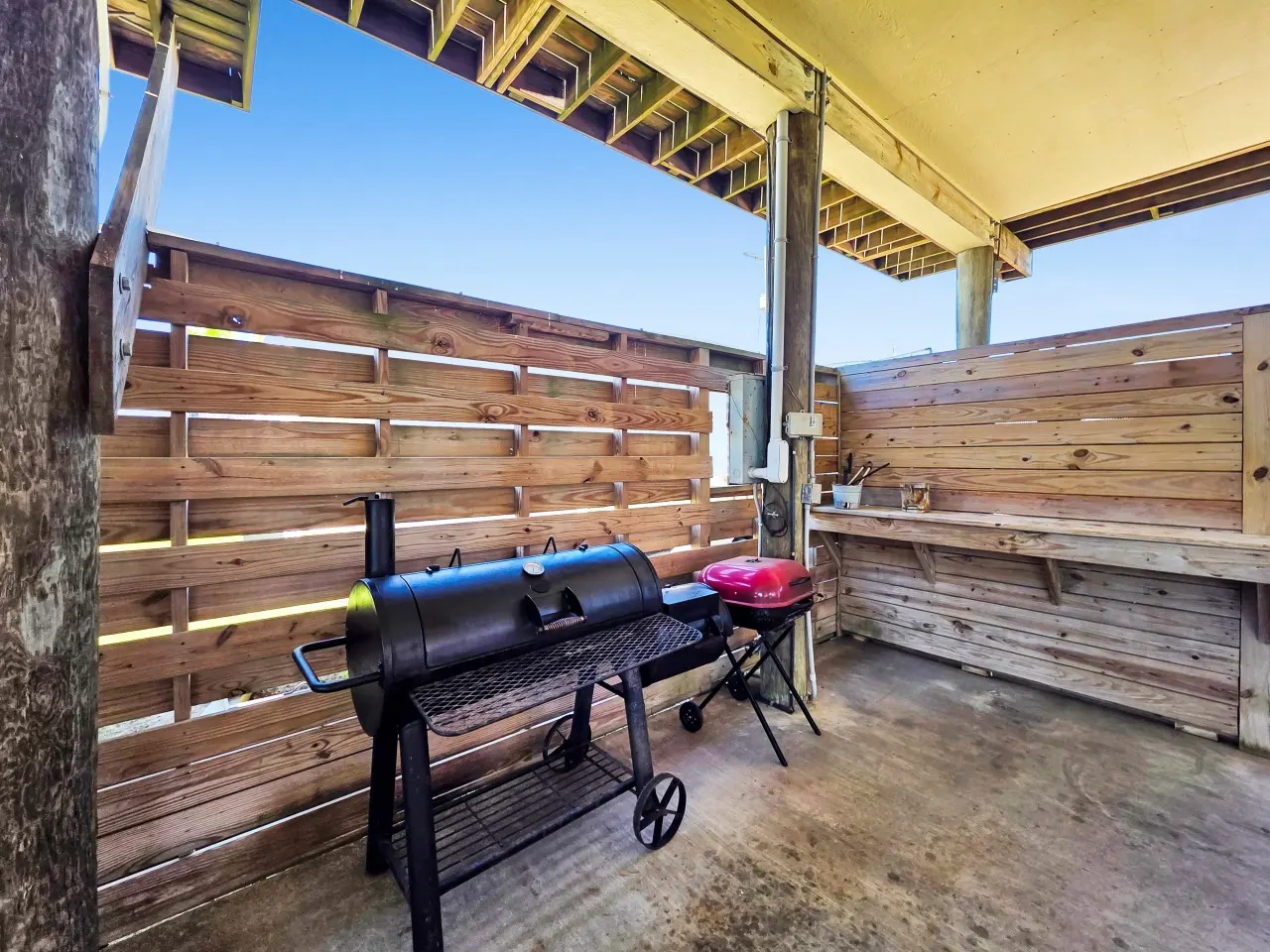 Ibis Isle, Bolivar Peninsula, Sleeps 12, 3 Bedrooms, Fully Fenced Side Yard, Play Set, Gazebo, Walk to Beach, In Town, C 12