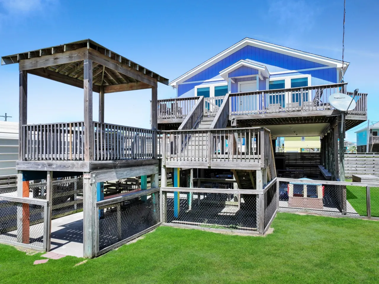 Ibis Isle, Bolivar Peninsula, Sleeps 12, 3 Bedrooms, Fully Fenced Side Yard, Play Set, Gazebo, Walk to Beach, In Town, C — photo 3