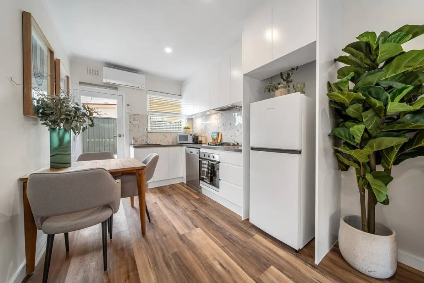 Three Tea House — Relaxed Living in Mile End 10