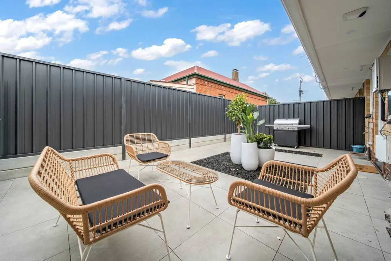 Three Tea House — Relaxed Living in Mile End 13