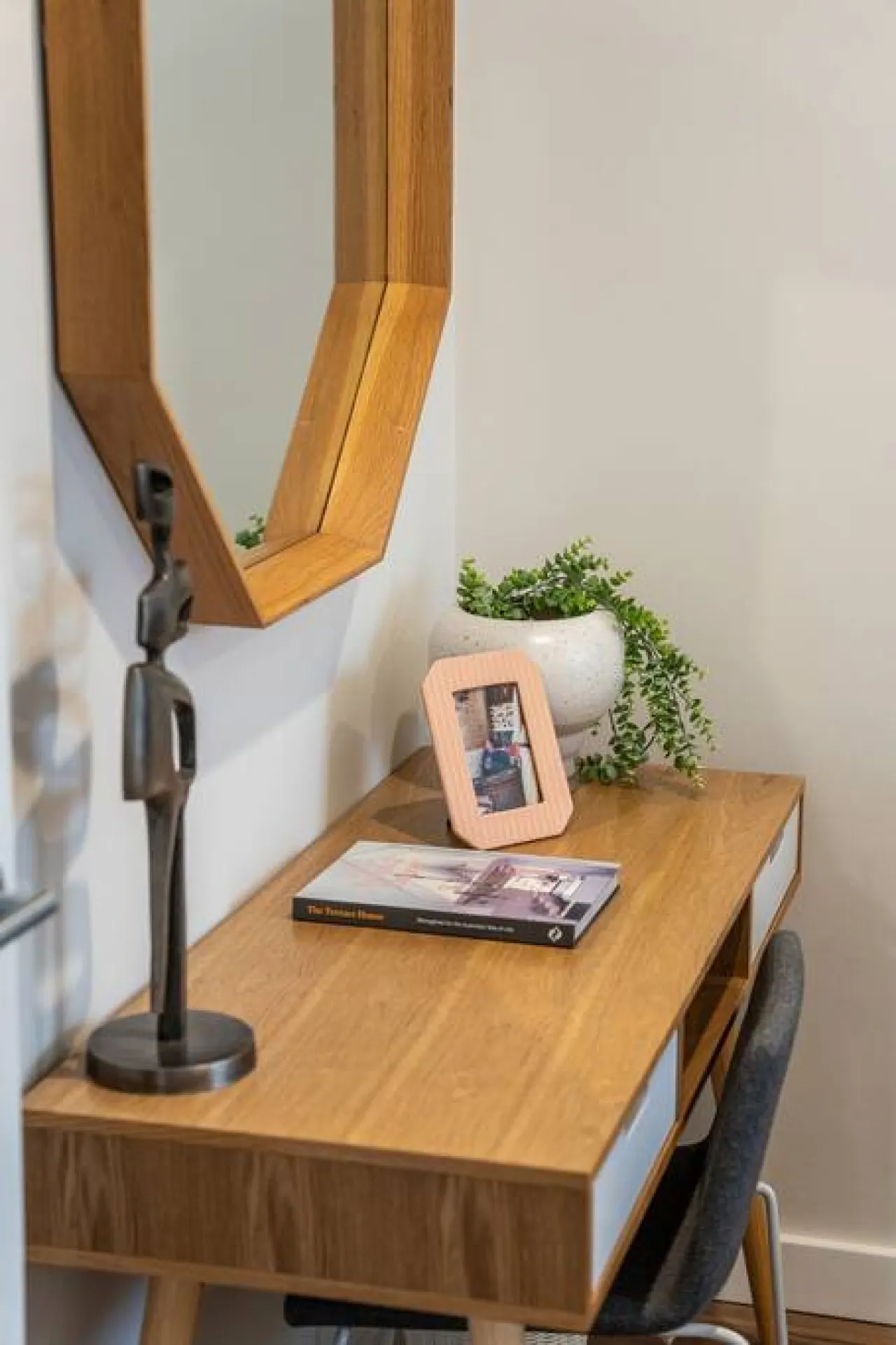 Three Tea House — Relaxed Living in Mile End 20