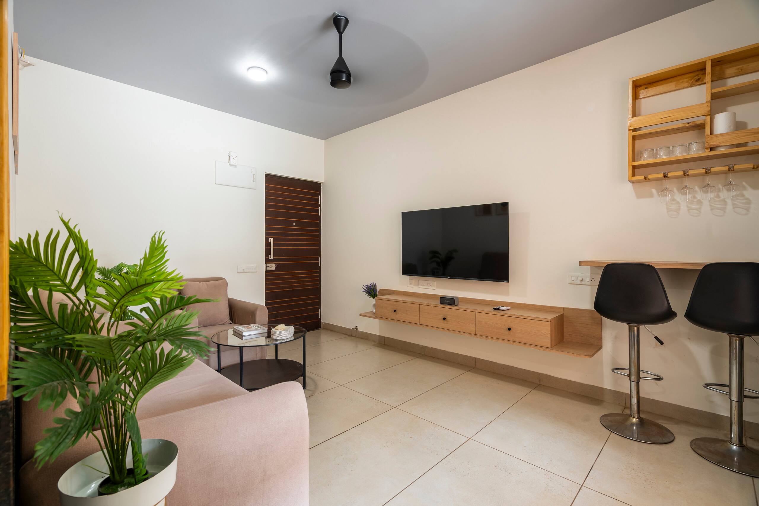 Stylish 1BHK in Siolim | Pool & Gym | Near Vagator 16