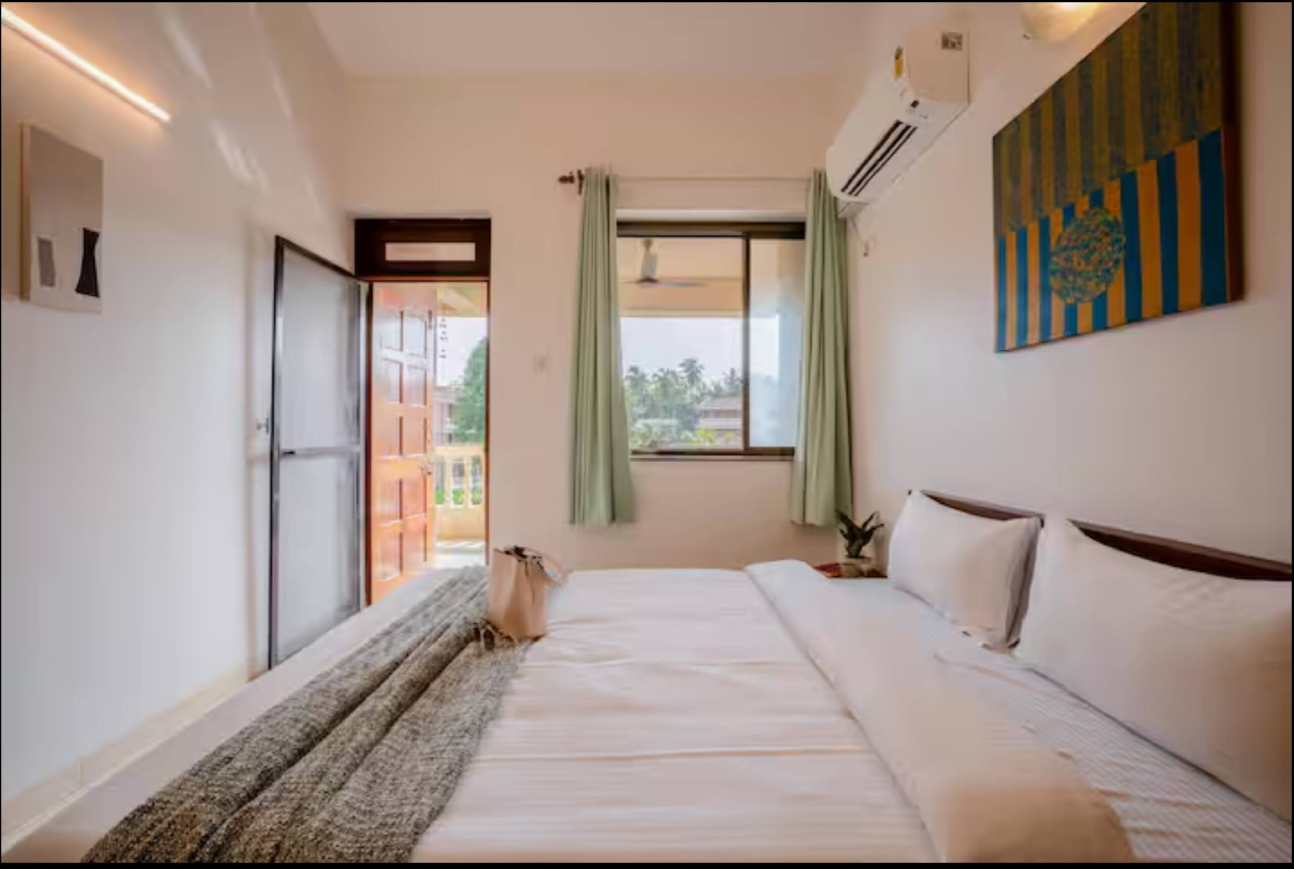 CASA NEST GOA~2bhk-2WC Balcony Pool Beach Wifi 15